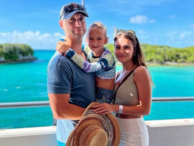 📣 Please welcome Mike, Sydney and daughter Adilyn from Florida. Oh, and their dog Bodhi ☺️. They will be developing 10 shops in St. Petersburg, Lakewood Ranch, Bradenton, and Sarasota!! 

Mike was born in Columbus, OH and now resides in Lakewood Ranch, FL with his fiance Sydney and daughter Adilyn. He has spent  15+ years in manufacturing, logistics, and QSR franchise management. He holds a Bachelor’s degree in Exercise physiology and an MBA. Mike enjoys long-distance cycling and spending time at the beach with his family. He is very excited to take this next step in his career by joining The Fresh Monkee team and helping grow the brand. 

Please email me:
Judy@thefreshmonkee.com
For questions about owning your own Monkee💕