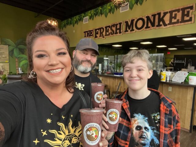 YUM for the whole family!

#FamilyWellnessMonth #TheFreshMonkee #Smoothies #Smoothie #ProteinShakes #HealthyShakes #CleanEating #MealReplacement #HealthyLiving