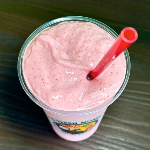 If this is your order today, we see you 👀❣️🍓 

Strawberry Moon made with vanilla protein, strawberry + banana 

#smoothies #shakes #smoothie #shake #juicebar #proteinshakes #healthyshakes #wheyprotein #plantbasedprotein #veganprotein #cleaneating #proteinsmoothies #highprotein #proteinsupplements #supplements