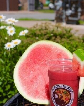Two words: AHHHH, refreshing!! 😎 If you're looking for something to quench your thirst and cool you down this summer... we've got just the thing!

🍉🍓 💚 Watermelon Strawberry Limeade: fresh watermelon, strawberries, lime - that's it!

Order online or visit us in-store!

#NationalRefreshmentDay #TheFreshMonkee #Smoothies #Smoothie #ProteinShakes #HealthyShakes #CleanEating #MealReplacement #HealthyLiving