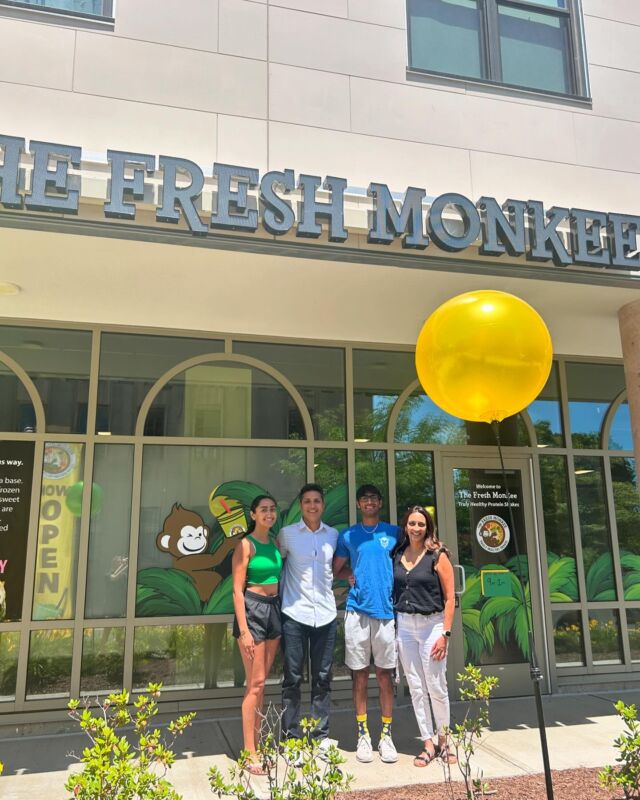 138 College St Middletown CT 
🔥 NOW OPEN!!
weekdays 7am-7pm | weekends 9am-3pm

Congratulations to Reshma and Doc Patel and their family!!
Follow them @thefreshmonkee_middletown 🌴✨

Who’s fuelin w/The Monkee?
Click to answer!!