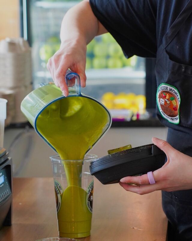 Green, clean, and packed with power! our Ultimate Green shake is your perfect blend of inflammatory  ingredients 🌿🍏 

#GreenShake #HealthyLiving #Superfoods #InflammationFighting #CleanEating #TheFreshMonkee